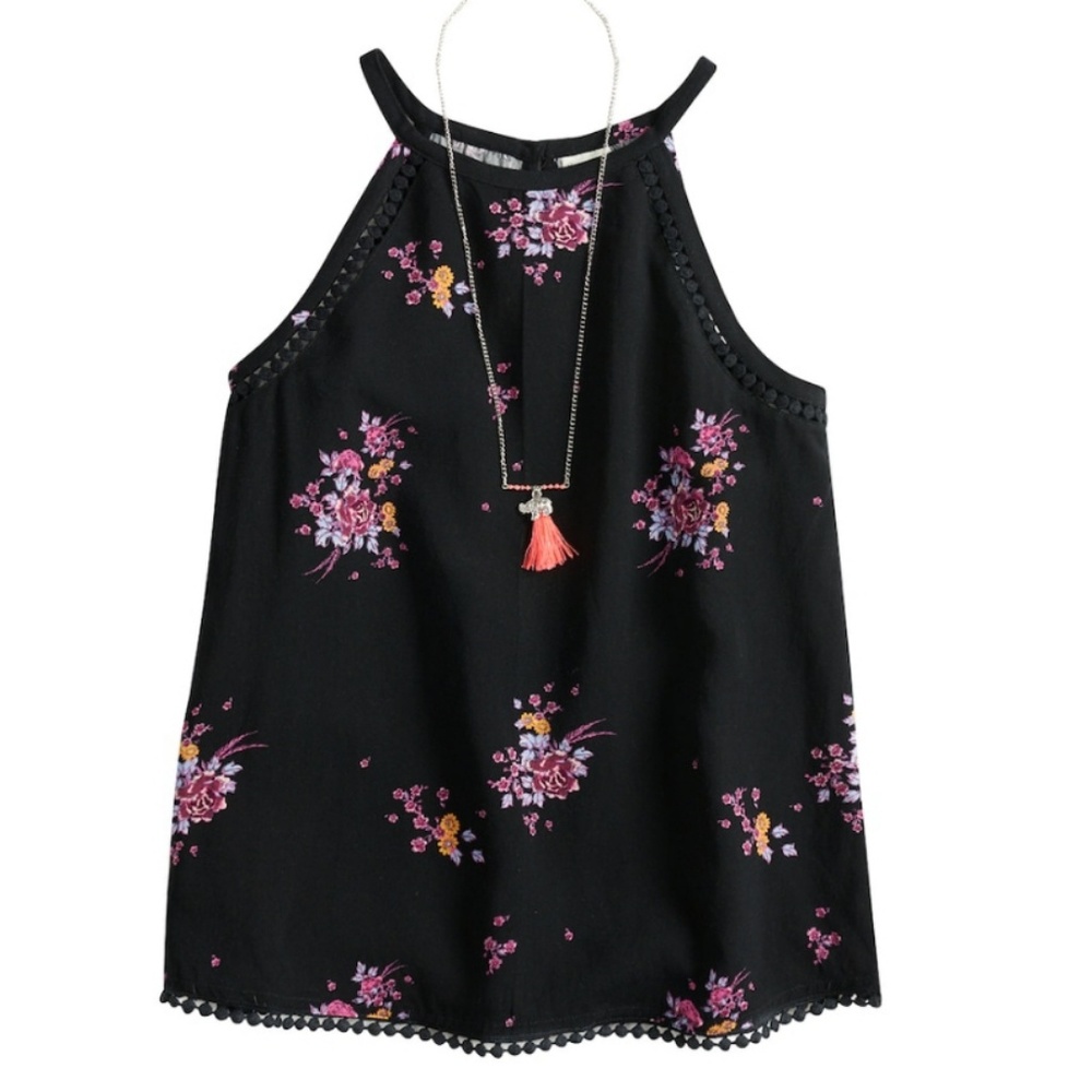 🎉SALE💕NWOT Crochet  Trim Tank Top with Necklace